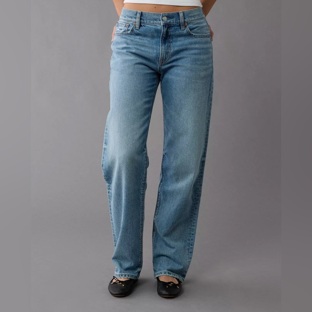 AE Strigid Low-Rise Ex-Boyfriend Jean